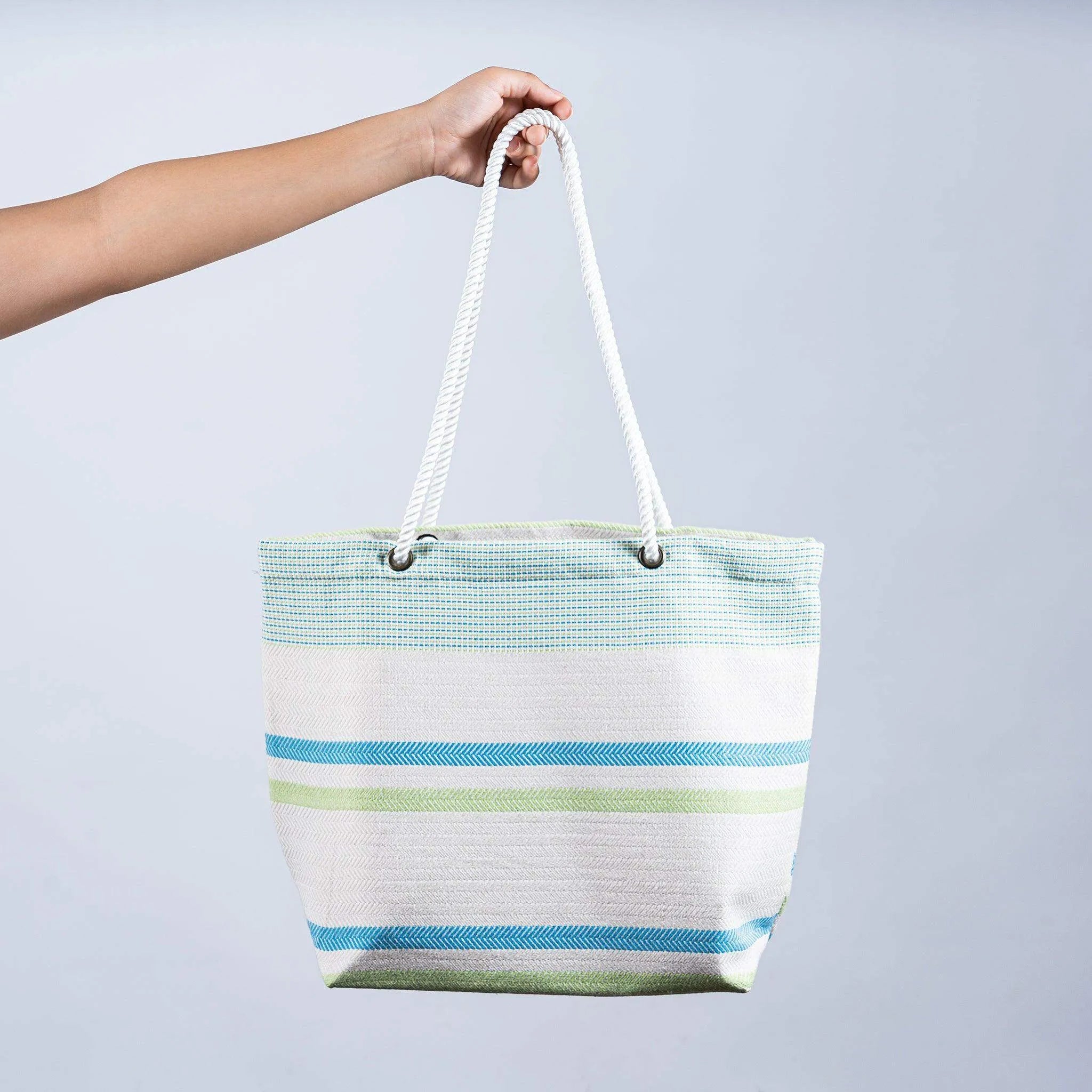 Lezarcad Thermal Beach Bag with Absorbent Towel – Stylish & Spacious Tote