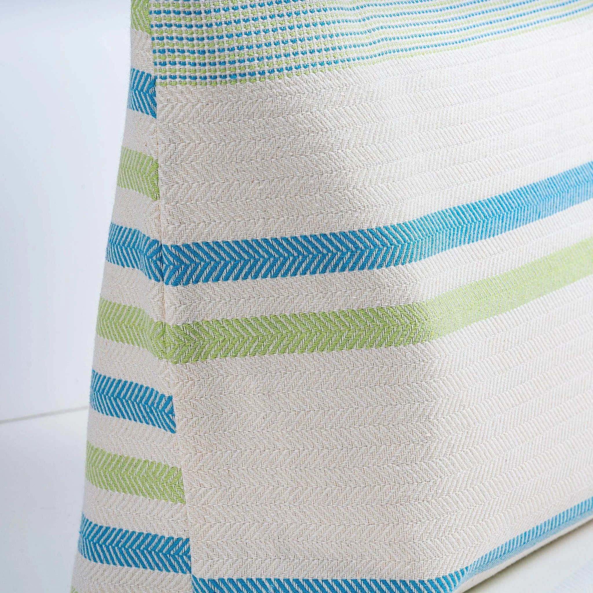 Lezarcad Thermal Beach Bag with Absorbent Towel – Stylish & Spacious Tote